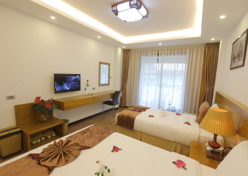 Family Hanoi Hotel - Deluxe Twin Room With Balcony