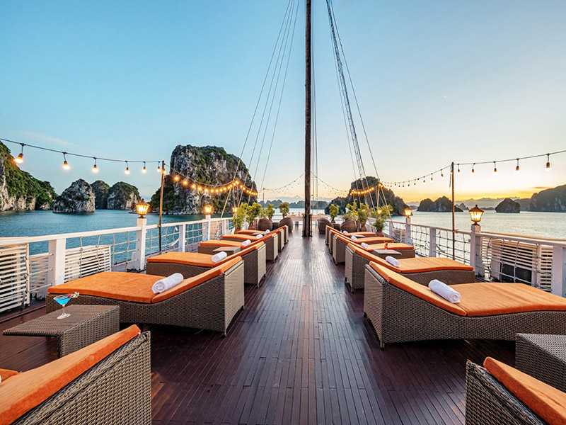 sundeck-treasure-junk-boutique-cruise